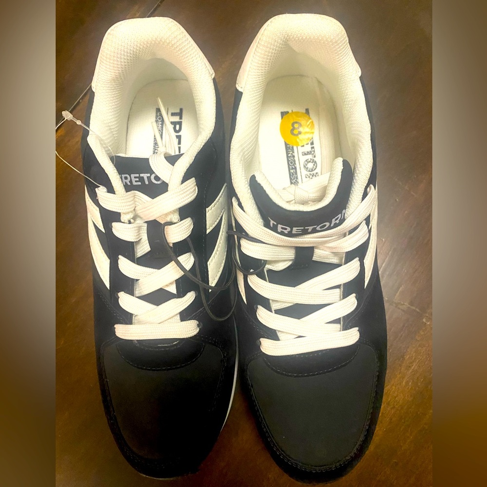 Tretorn Sneakers Black & White Women 8 NWT